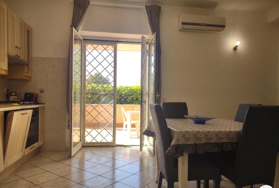 Lizzies Hus Apartment Fiumicino Exterior photo